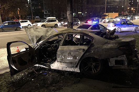 В районе Черемушки в результате ДТП загорелся автомобиль