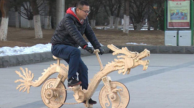 Китайский конструктор собрал велосипед из 22 тысяч палочек для эскимо