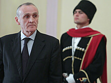 Премьер Абхазии прибыл в Москву для лечения от COVID-19