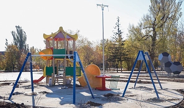 На бульваре Рокоссовского оборудуют площадку для выгула животных