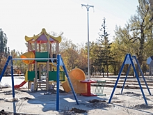 На бульваре Рокоссовского оборудуют площадку для выгула животных