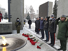Военнослужащие в Сибири почтили память погибших воинов в День Неизвестного солдата