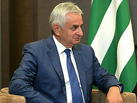 Вице-президент Абхазии вслед за Хаджимбой подал в отставку