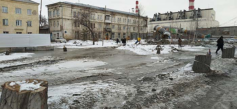 Новосибирцы жалуются на грязь и разбитые дороги из-за строительства четвертого моста