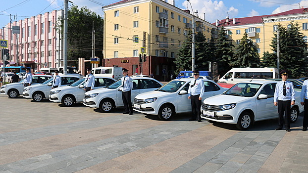 Брянские полицейские получили 25 новых автомобилей