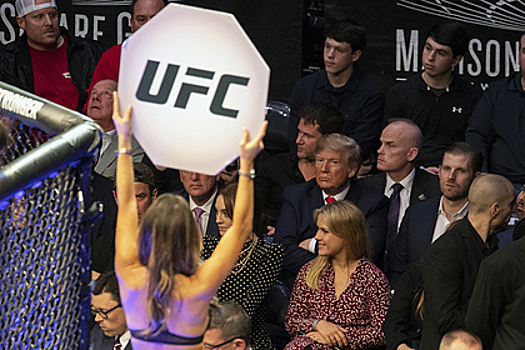 Комментатор UFC вспомнил о реакции трибун на появление Трампа