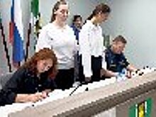 Начальник УФСИН России по Республике Хакасия Андрей Мисюра и глава Алтайского района Ирина Войнова заключили соглашение о сотрудничестве