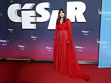 Моника Беллуччи впервые вышла в свет после слухов о романе с Тимом Бертоном