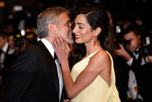 Джордж Клуни появился на премии Albie Awards с женой Амаль