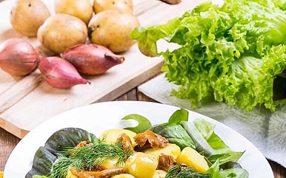 Салат с молодой картошечкой и грибами - просто объедение