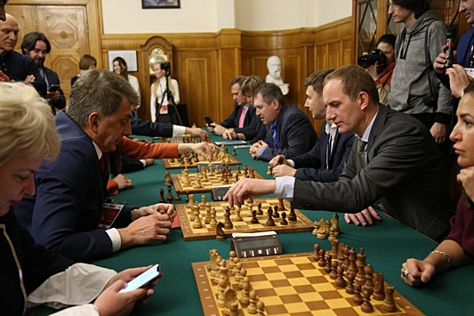 Грачев сыграл вничью с Гейвондяном во втором туре шахматного турнира Moscow Open