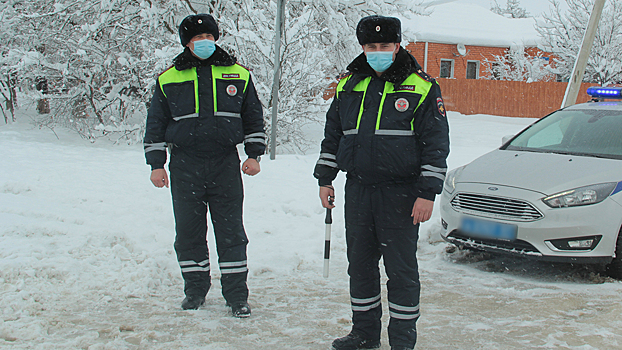 Госавтоинспекторы Адыгеи помогли оперативно доставить в больницу мужчину с инсультом