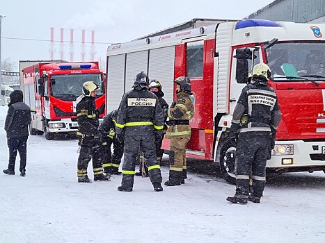 Пожар в бытовках в Новой Москве, где взорвались емкости с топливом, потушен