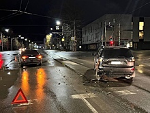 Юная пассажирка пострадала при столкновении двух иномарок в Вологде