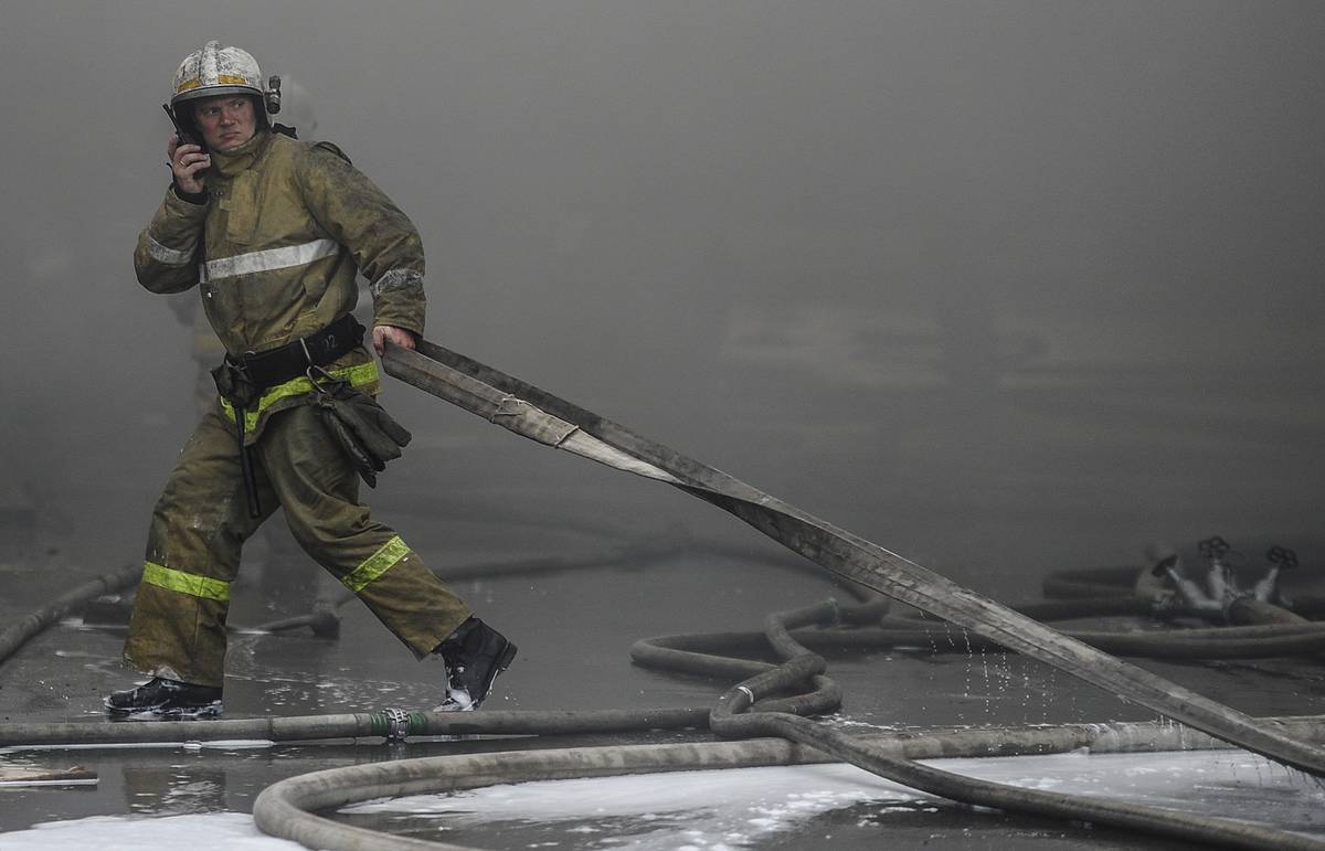 Два пенсионера погибли при пожаре в частном доме в Подмосковье