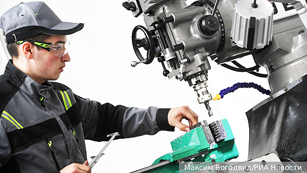 Герой Труда Пекарш рассказал о привлекательных условиях труда на предприятиях Хабаровска