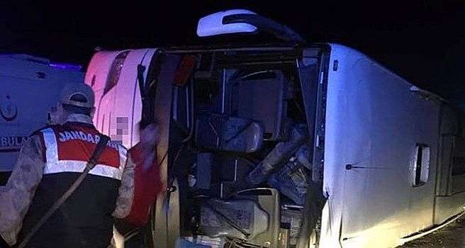 Семь человек погибли в Турции в результате аварии с автобусом