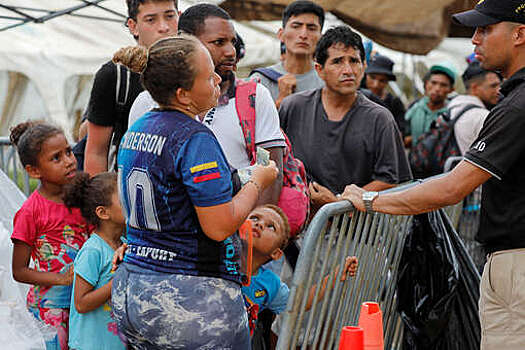 Американские власти будут искать признаки антисемитизма в соцсетях иммигрантов