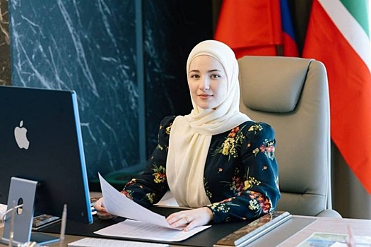 19-летнюю дочь Кадырова наградили медалью