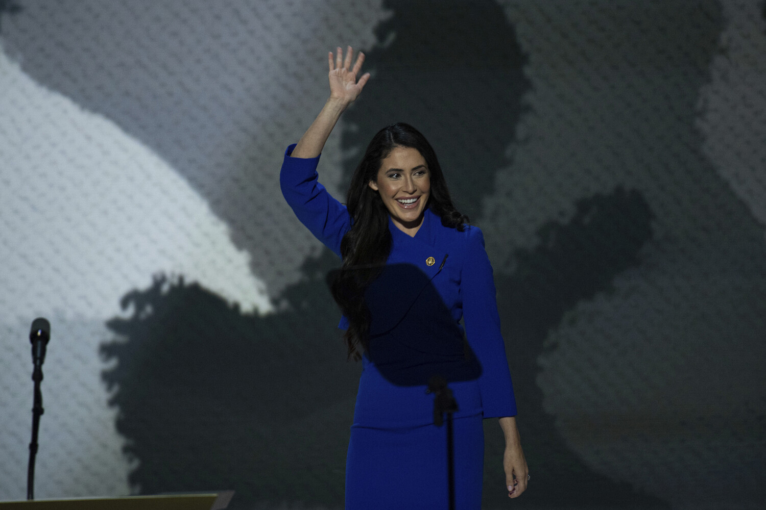 Трамп поддержал кандидатуру конгрессвумен Луны на промежуточных выборах в США