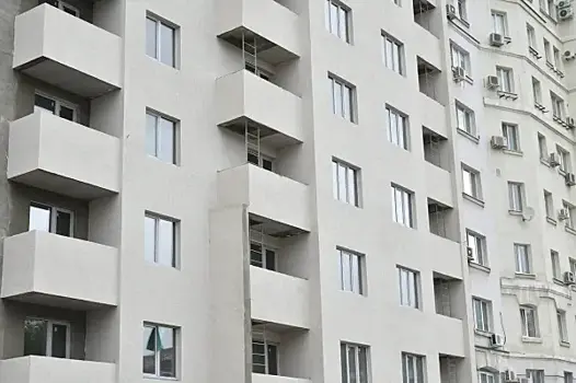 Спасателям пришлось пробить стену в квартире для спасения кота