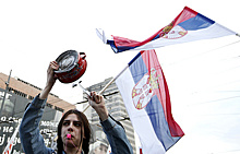 Десятая акция протеста в Белграде прошла под лай и свист