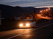Водителям дали совет, что делать, чтобы не слепнуть в свете встречных фар