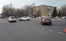 В Саратове иномарка столкнулась с трактором. Три человека, в том числе подросток, оказались в больнице