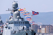 В Дагестане моряки Каспийской флотилии провели парад в честь Дня ВМФ