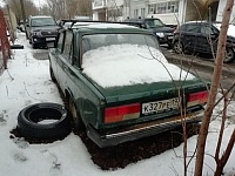 Управа района Крюково разыскивает владельцев БРТС у корпуса 1925