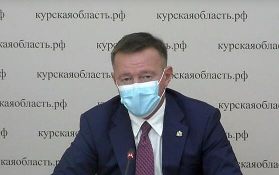 Главу Мантуровского района отчитали за низкие темпы вакцинации