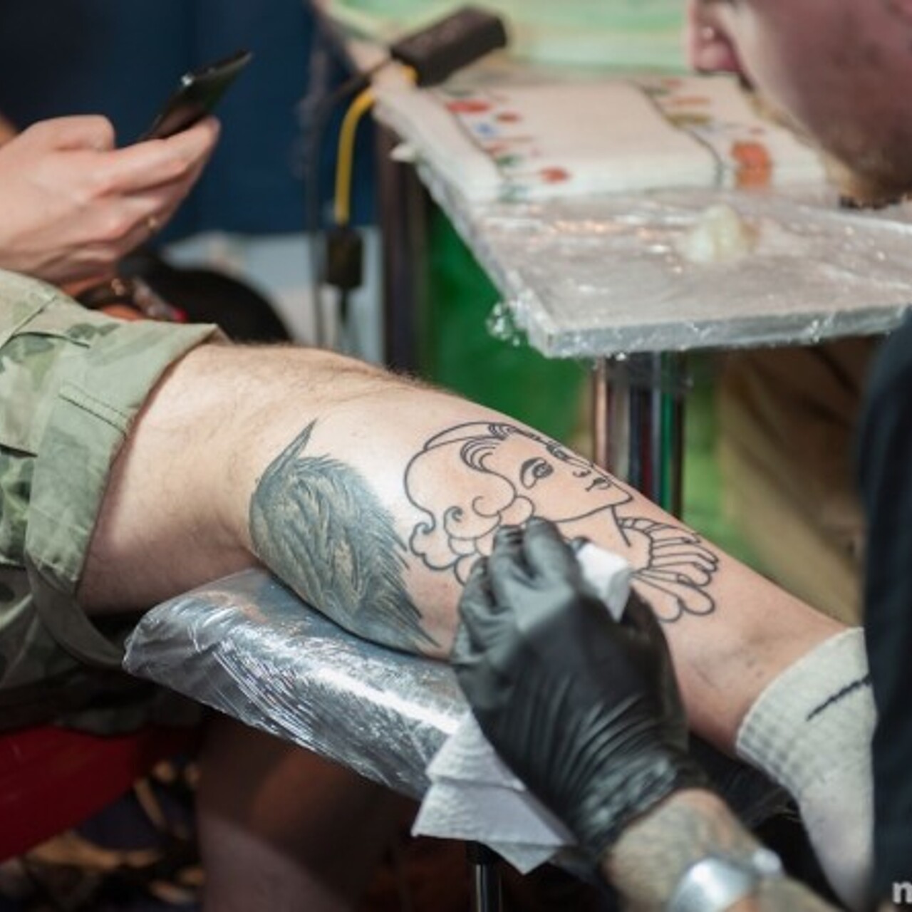 Мокери тату. Наколки в армии. Татуировки в армии. Непрофессиональные Татуировки. С татуировками берут в армию.