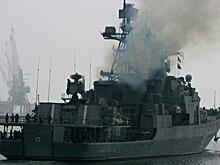 В Минобороны назвали причину пожара на корабле во Владивостоке