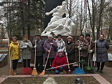 Мемориально-патронатные акции по уходу за памятниками продолжили в Роговском