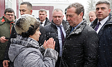 "Подножку поставили": пенсионерка рассказала о случае с Медведевым