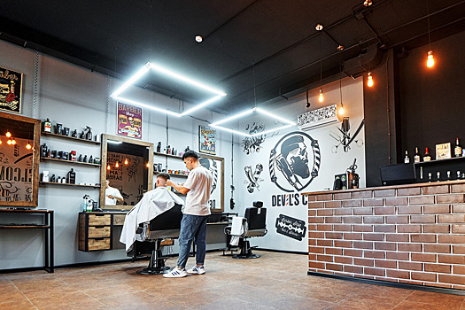 «Страна Девелопмент»: коммерческие помещения скупают мужчины среднего возраста