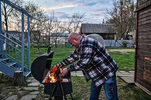 Под Саратовом мужчина получил тяжелые ожоги, когда пытался разжечь угли в мангале