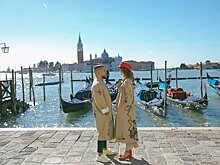 MONATIK прыгает в Венецианский канал в новом клипе «Зашивает душу»