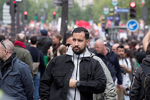 СМИ: во Франции разгорается "государственный скандал" с сотрудником Макрона