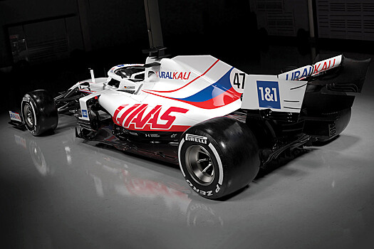 Машины Мазепина и Шумахера в команде «Хаас» Формулы-1 будут выкрашены в российский флаг — фото