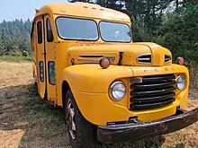 Заброшенный автобус Ford F-5 простоял под открытым небом 25 лет