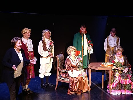 В Курске на сцене драмтеатра впервые выступили незрячие артисты