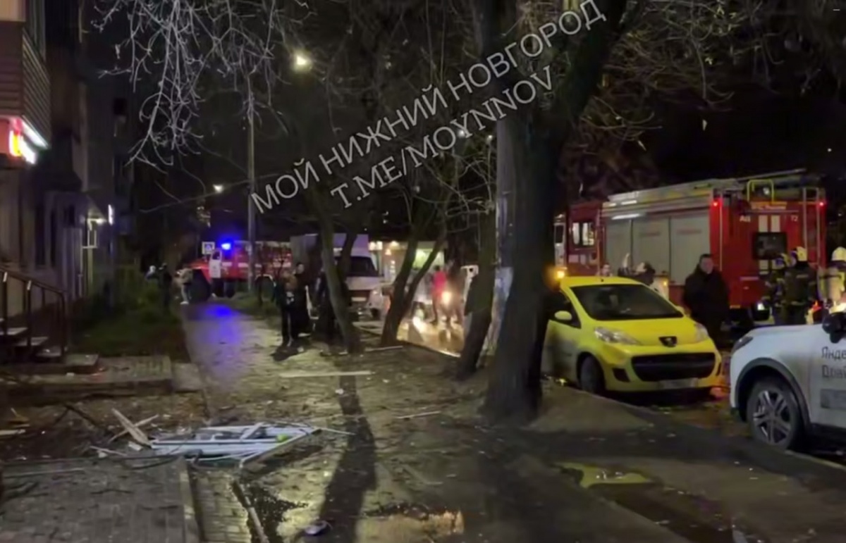 Мужчина пострадал в многоэтажке на Автозаводе: жители слышали взрыв