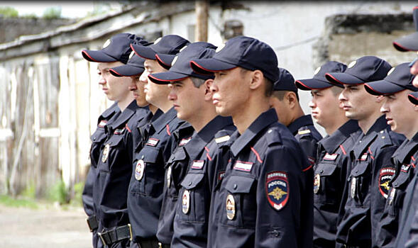 Более 120 тысяч российских полицейских обеспечивали порядок в День знаний