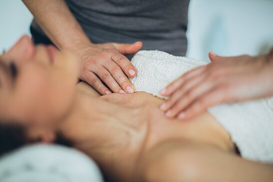 Помогает ли массаж увеличить грудь