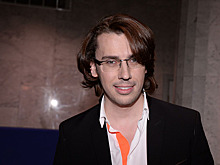 Галкин* снял обручальное кольцо и подогрел слухи о разводе