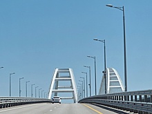 По Крымскому мосту временно перекрыли движение автомобилей