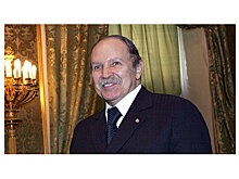 Премьер Алжира призвал 81-летнего президента баллотироваться на пятый срок