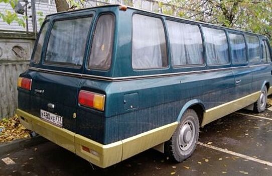 На продажу выставили редкий микроавтобус ЗИЛ-3207
