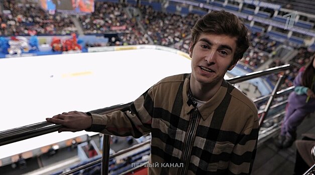 «Может, купишь мне чего-нибудь, у меня с деньгами проблемы?» Первый канал показал, как Кондратюк задавал вопросы зрителям на командном турнире